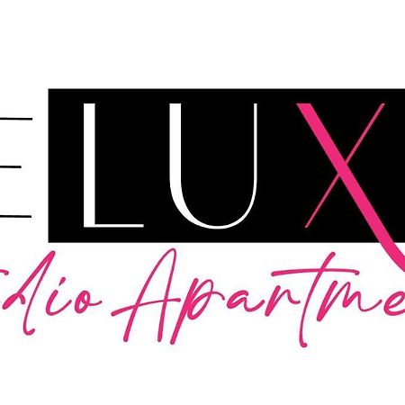 Deluxe Studio Apartments ダービー エクステリア 写真