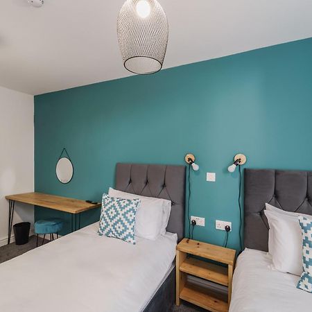 Deluxe Studio Apartments ダービー エクステリア 写真